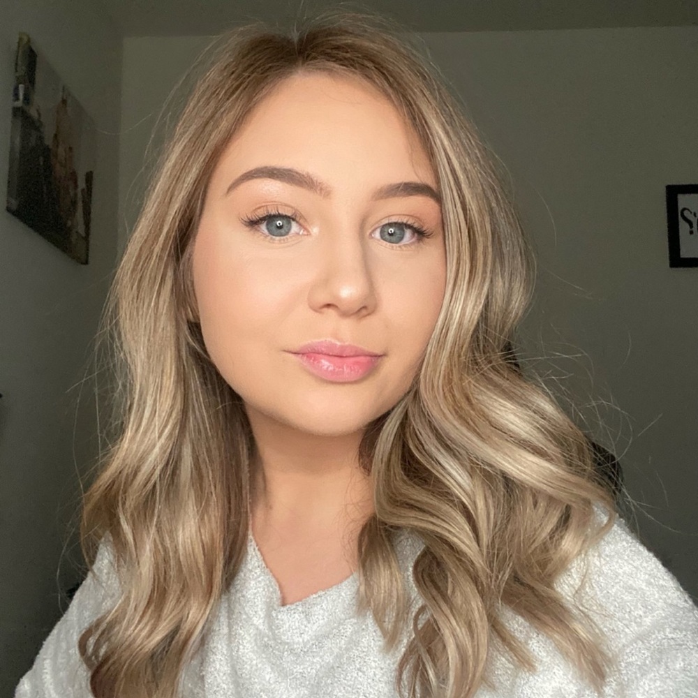 Meet your Posher, Emily